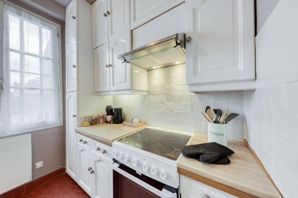Le Lumineux 50 M² Gare/Chateau/Wifi/Netflix Versailles Kültér fotó